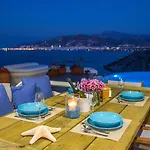 Naxos Rock Villas Hotel *