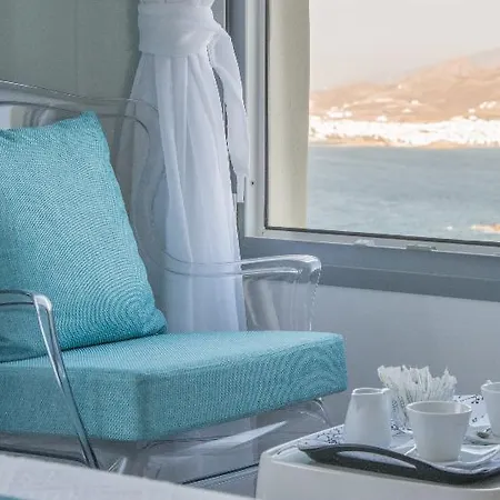 Naxos Rock Villas *