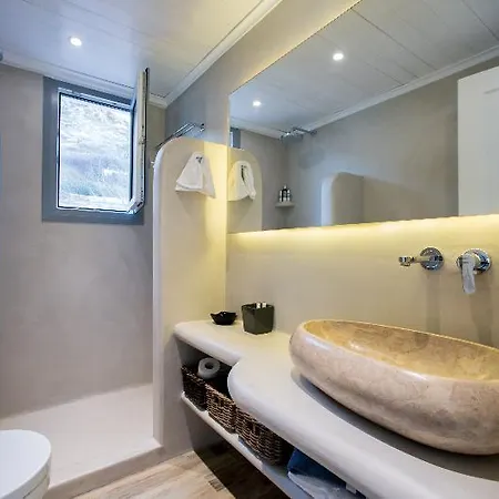 Naxos Rock Villas