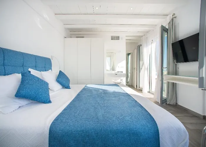 Naxos Rock Villas Hotel *